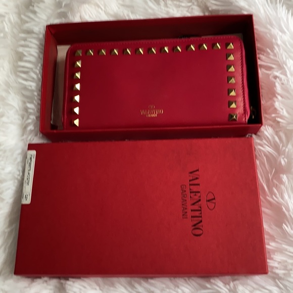 Valentino Nappa Rockstud Zip Around Wallet Pink - Picture 3 of 9